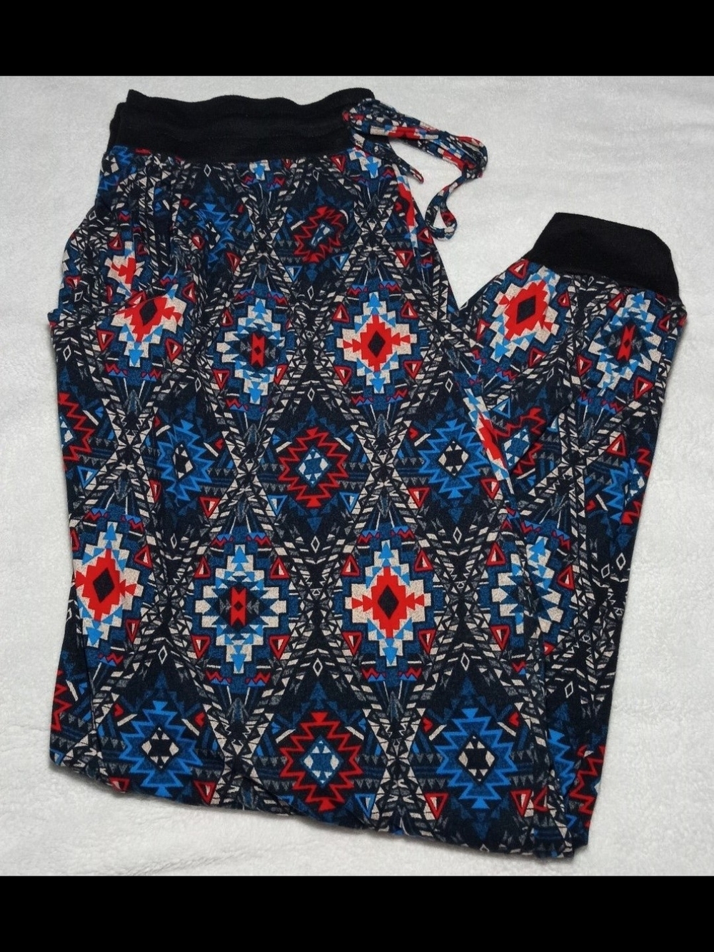 French Laundry Womens 1X Joggers Lounge Pants Aztec Geometric Cuffed Soft